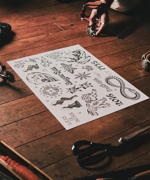 SUGARHILL（シュガーヒル）の「【SUGARHILL/シュガーヒル】TATTOO FLASH PRINT MODERN DENIM DOUBLE KNEE CUT（デニムパンツ・メンズ・クリーム・32inch/30 inch）」の9枚目の写真