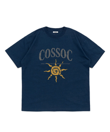 COSO（コソ）の「CCサンアートワークグラフィックTシャツ（ネイビー）（Tシャツ/カットソー）」