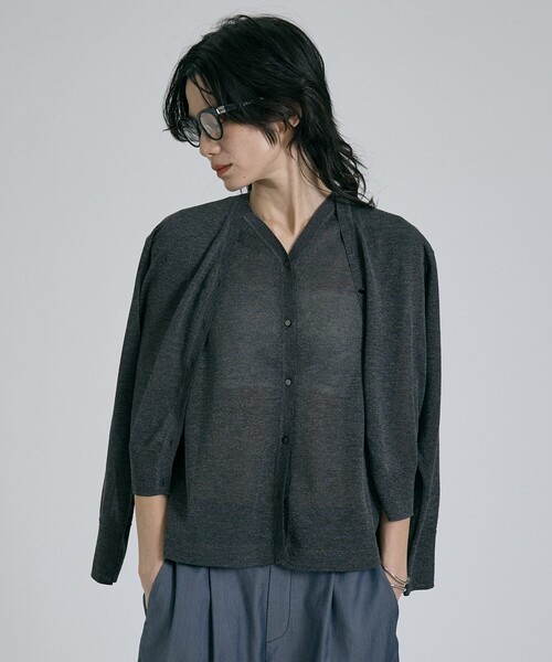 qualite(カリテ)の「【昨年大人気アイテム!新色追加】ラメニットカーディガン シアー 春服 夏服 オフィスカジュアル 羽織り(カーディガン/ボレロ・レディース・チャコールグレー/シルバー/その他/ブラウン・フリー)」の10枚目の写真