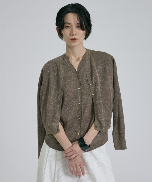 qualite(カリテ)の「【昨年大人気アイテム!新色追加】ラメニットカーディガン シアー 春服 夏服 オフィスカジュアル 羽織り(カーディガン/ボレロ・レディース・チャコールグレー/シルバー/その他/ブラウン・フリー)」の15枚目の写真
