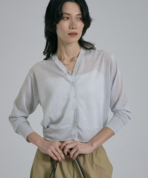qualite(カリテ)の「【昨年大人気アイテム!新色追加】ラメニットカーディガン シアー 春服 夏服 オフィスカジュアル 羽織り(カーディガン/ボレロ・レディース・チャコールグレー/シルバー/その他/ブラウン・フリー)」の3枚目の写真