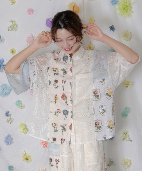 ScoLar(スカラー)の「ScoLar/スカラー レース刺繍パッチワークシャツ(シャツ/ブラウス・レディース・ブラック/ホワイト・FREE)」の5枚目の写真