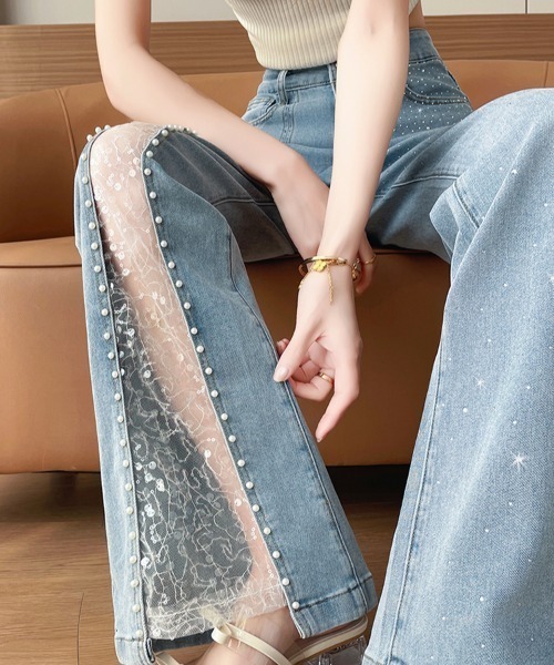 LUCPY(ラクピー)の「レース切替ワイドデニムパンツ(デニムパンツ・レディース・ブラック/ライトブルー・LARGE/MEDIUM/SMALL/X-SMALL)」の3枚目の写真