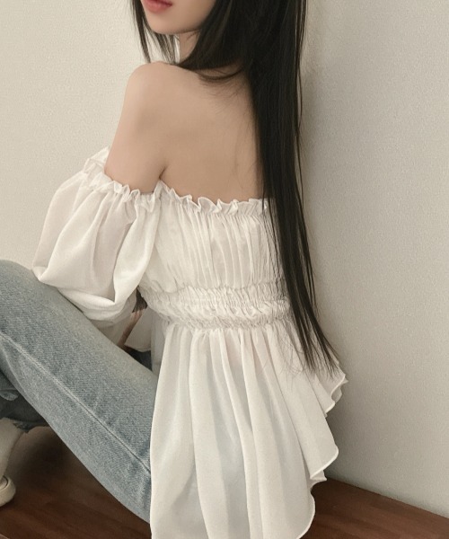 FAVORITO(ファヴォリート)の「ボートネックオフショルダートップス(シャツ/ブラウス・レディース・ホワイト/ブラック・F)」の7枚目の写真