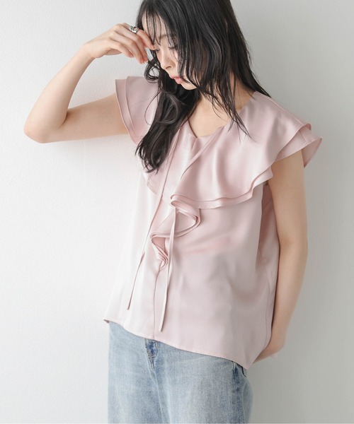 AMELY(エミリー)の「サテン調 ラッフルフリルブラウス(シャツ/ブラウス・レディース・ピンク/ホワイト/ブラック・フリー)」の4枚目の写真