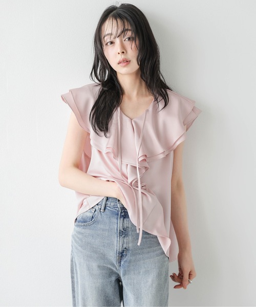 AMELY(エミリー)の「サテン調 ラッフルフリルブラウス(シャツ/ブラウス・レディース・ピンク/ホワイト/ブラック・フリー)」の6枚目の写真