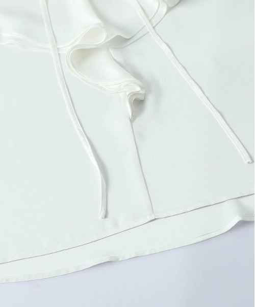 AMELY(エミリー)の「サテン調 ラッフルフリルブラウス(シャツ/ブラウス・レディース・ピンク/ホワイト/ブラック・フリー)」の14枚目の写真