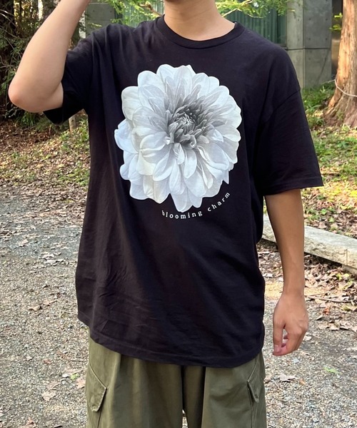 BLOOMING CHARM(ブルーミングチャーム)の「Flower monotone print big T-shirt(Tシャツ/カットソー・レディース・ブラック・X-LARGE)」の4枚目の写真