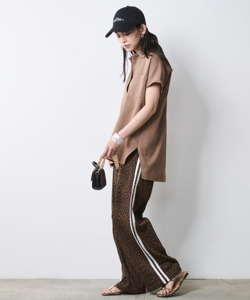 CHIC STYLE(シックスタイル)の「フレンチスリーブスキッパーシャツ<大きいサイズ有>シックスタイル(シャツ/ブラウス・レディース・ブラック/モカ・M/3L/LL/L/4L/5L)」の5枚目の写真
