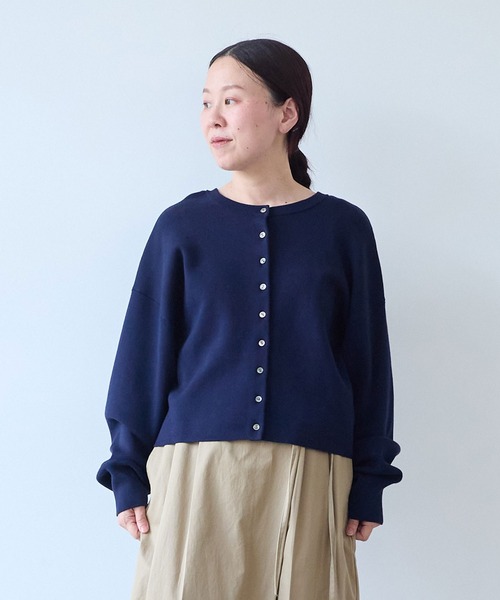 yuni(ユニ )の「Cotton smooth short 2way cardigan(カーディガン/ボレロ・レディース・グレー/ネイビー・FREE)」の5枚目の写真