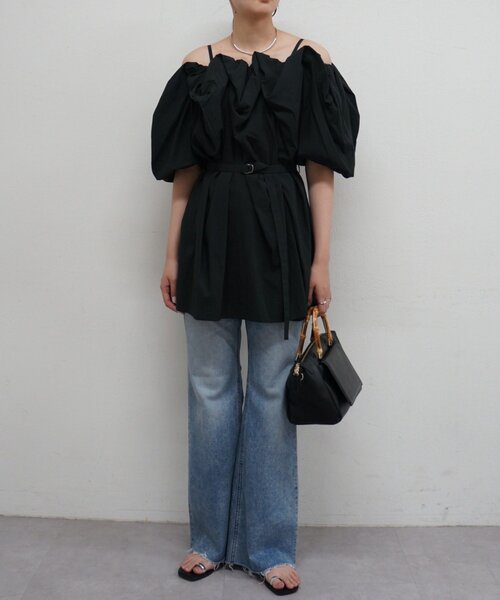 LOUNGEDRESS(ラウンジドレス)の「【YANUK/ヤヌーク】CLAIRE(FLARE)(デニムパンツ・レディース・ブルー・25/24/23/26)」の2枚目の写真