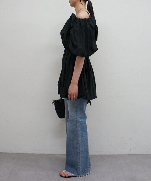 LOUNGEDRESS(ラウンジドレス)の「【YANUK/ヤヌーク】CLAIRE(FLARE)(デニムパンツ・レディース・ブルー・25/24/23/26)」の6枚目の写真