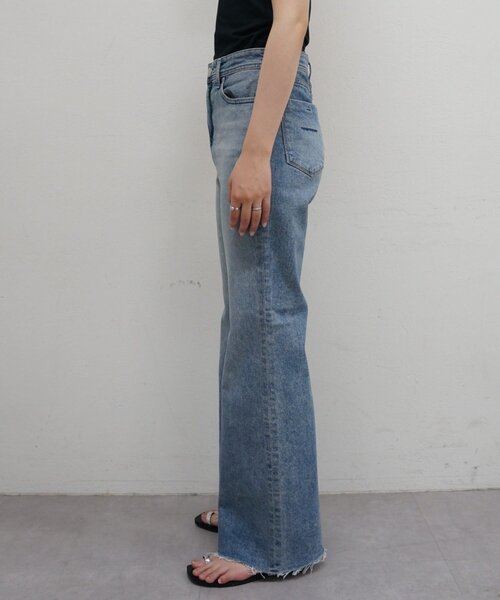 LOUNGEDRESS(ラウンジドレス)の「【YANUK/ヤヌーク】CLAIRE(FLARE)(デニムパンツ・レディース・ブルー・25/24/23/26)」の14枚目の写真