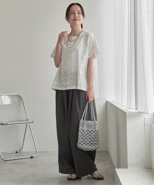 LBC(エルビーシー)の「ボタニカルコード刺繍ブラウス(シャツ/ブラウス・レディース・ホワイト/セージグリーン/チャコール・M/L)」の21枚目の写真