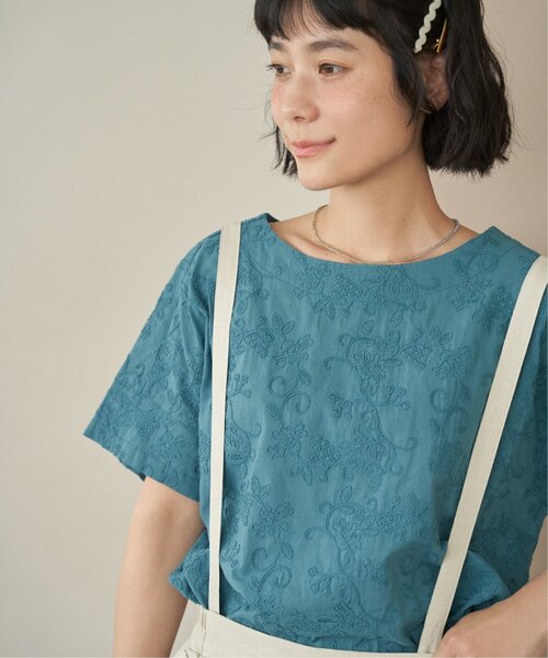 LBC(エルビーシー)の「ボタニカルコード刺繍ブラウス(シャツ/ブラウス・レディース・ホワイト/セージグリーン/チャコール・M/L)」の8枚目の写真