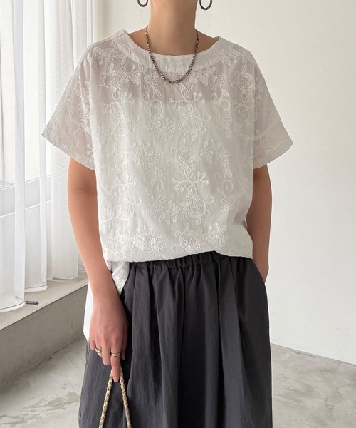 LBC(エルビーシー)の「ボタニカルコード刺繍ブラウス(シャツ/ブラウス・レディース・ホワイト/セージグリーン/チャコール・M/L)」の11枚目の写真