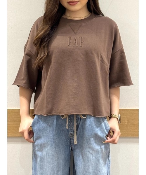 GAP（ギャップ）の「フレンチテリー オーバーサイズ 裾ロールアップ クロップドスウェットシャツ（スウェット・レディース・ブラック/ベージュ/ブラウン・S/M/L/XXS/XS/XL）」の19枚目の写真