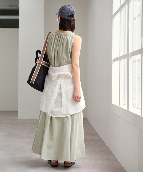U by SPICK&SPAN(ユーバイスピックアンドスパン)の「コットンリネンバックギャザーワンピース(ワンピース・レディース・グリーン/ピンク/ベージュ・36/38)」の4枚目の写真