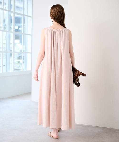 U by SPICK&SPAN(ユーバイスピックアンドスパン)の「コットンリネンバックギャザーワンピース(ワンピース・レディース・グリーン/ピンク/ベージュ・36/38)」の16枚目の写真