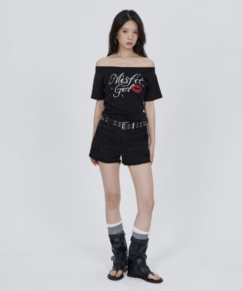 CONY（コール アウト ニューイヤー）の「コニー ミスフィット キス グリッター オフショルダーTシャツ / ブラック（Tシャツ/カットソー・レディース・その他・OS）」の2枚目の写真