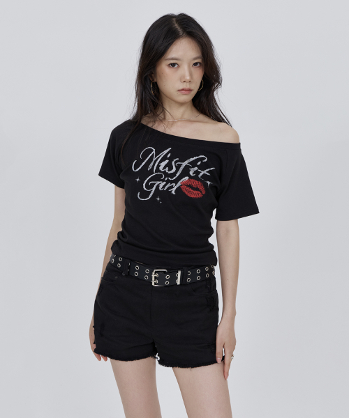 CONY（コール アウト ニューイヤー）の「コニー ミスフィット キス グリッター オフショルダーTシャツ / ブラック（Tシャツ/カットソー・レディース・その他・OS）」の4枚目の写真