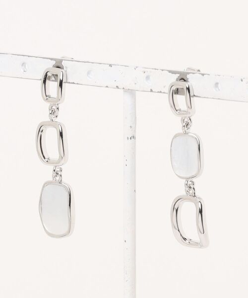 Three Four Time（ｽﾘｰﾌｫｰﾀｲﾑ）の「シェルアシメピアス（ピアス（両耳用）・レディース・シルバー/ゴールド/ピンクゴールド・FREE）」の6枚目の写真