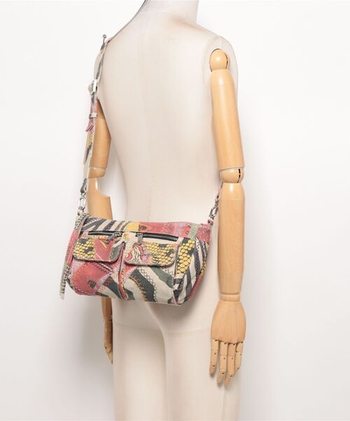 Desigual（デシグアル）の「【2026秋冬新作】ミックスパターン ミニショルダーバッグ（ショルダーバッグ・レディース・マルチ・FREE）」の9枚目の写真