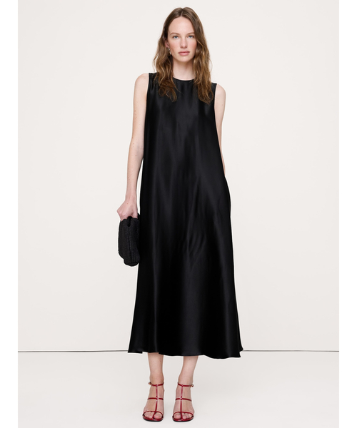Banana Republic(バナナリパブリック)の「イタリアン サテン スリーブレス トラピーズ ドレス(ワンピース・レディース・ホワイト/ブラック・XS/S/M/L)」の2枚目の写真