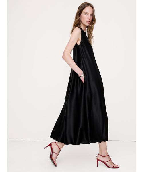 Banana Republic(バナナリパブリック)の「イタリアン サテン スリーブレス トラピーズ ドレス(ワンピース・レディース・ホワイト/ブラック・XS/S/M/L)」の6枚目の写真