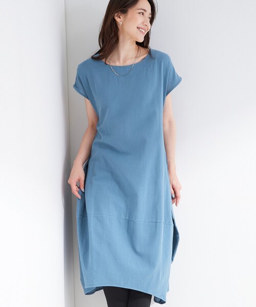 SHOO・LA・RUE(シューラルー)の「【S-LL/洗濯機可/体型カバー】ふんわりラインが女性らしい コクーンワンピース(ワンピース・レディース・ブラック/ブルー/ブラウン系・04/03/02/01)」の3枚目の写真