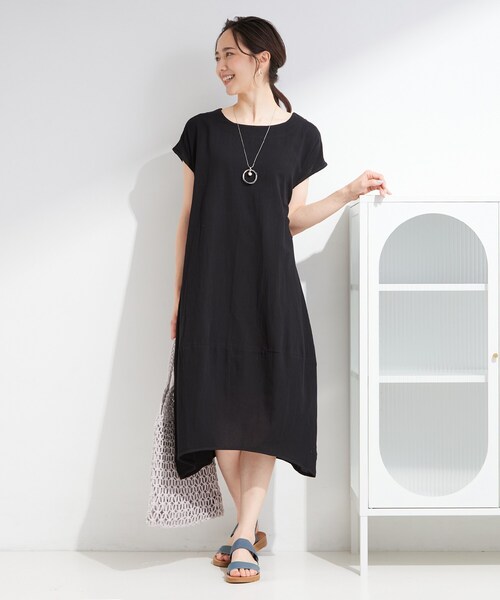 SHOO・LA・RUE(シューラルー)の「【S-LL/洗濯機可/体型カバー】ふんわりラインが女性らしい コクーンワンピース(ワンピース・レディース・ブラック/ブルー/ブラウン系・04/03/02/01)」の9枚目の写真