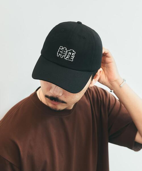 Collaboration URBAN RESEARCH(コラボレーションアーバンリサーチ)の「KAMUKURA×UR CAP Kamukura(キャップ・レディース・ブラック/レッド・ONE)」の2枚目の写真