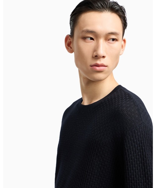 EMPORIO ARMANI(エンポリオアルマーニ)の「【エンポリオ アルマーニ】セーター バージンウール エンボスジャカードパターン(ニット/セーター・メンズ・ブラック系1/ブラウン系/ネイビー系・LARGE/MEDIUM/SMALL/X-LARGE/X-SMALL)」の5枚目の写真