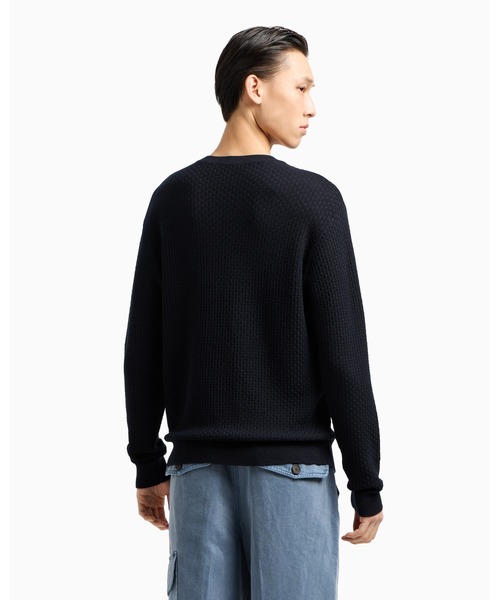 EMPORIO ARMANI(エンポリオアルマーニ)の「【エンポリオ アルマーニ】セーター バージンウール エンボスジャカードパターン(ニット/セーター・メンズ・ブラック系1/ブラウン系/ネイビー系・LARGE/MEDIUM/SMALL/X-LARGE/X-SMALL)」の6枚目の写真