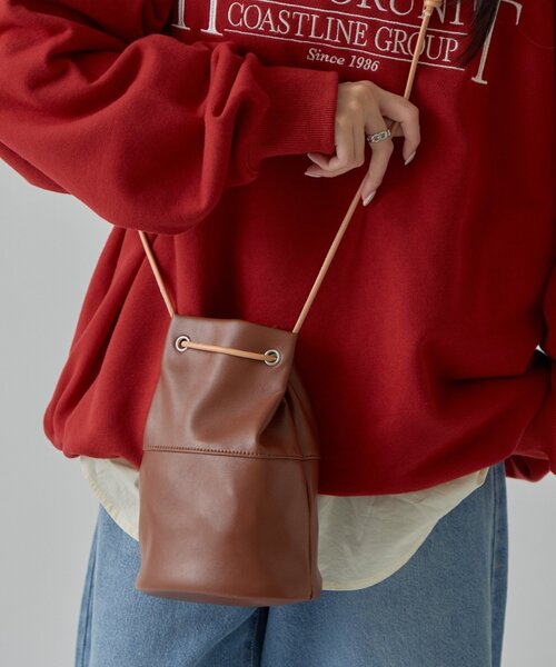 COLONY 2139（コロニートゥーワンスリーナイン）の「【UNISEX】レザーライクドローストリングバッグ（トートバッグ・メンズ・ブラウン/ベージュ/ブラック・FREE）」の17枚目の写真