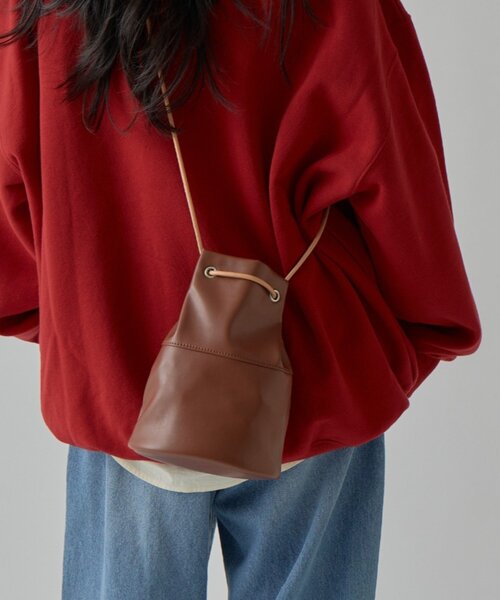 COLONY 2139（コロニートゥーワンスリーナイン）の「【UNISEX】レザーライクドローストリングバッグ（トートバッグ・メンズ・ブラウン/ベージュ/ブラック・FREE）」の16枚目の写真