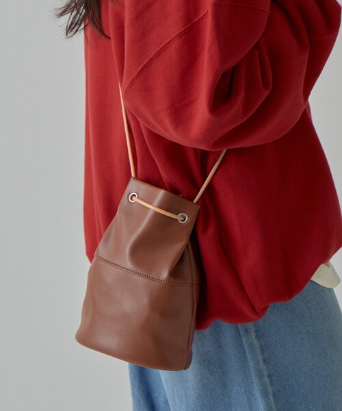 COLONY 2139（コロニートゥーワンスリーナイン）の「【UNISEX】レザーライクドローストリングバッグ（トートバッグ・メンズ・ブラウン/ベージュ/ブラック・FREE）」の15枚目の写真