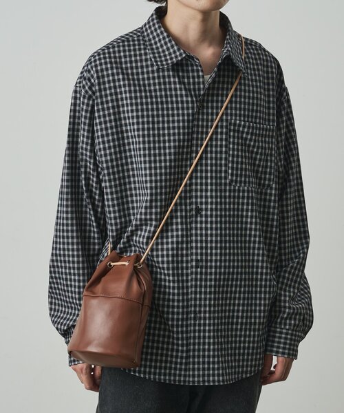 COLONY 2139（コロニートゥーワンスリーナイン）の「【UNISEX】レザーライクドローストリングバッグ（トートバッグ・メンズ・ブラウン/ベージュ/ブラック・FREE）」の8枚目の写真