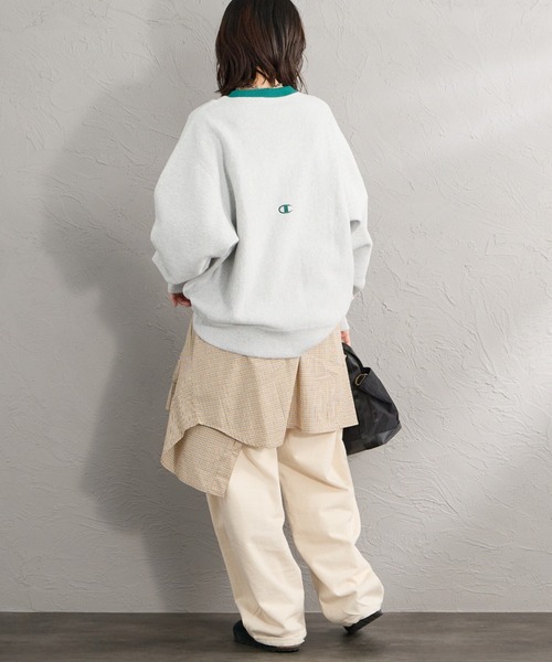 Champion（チャンピオン）の「【WEB先行予約】[Champion/チャンピオン] 別注 スリーアイコン ロゴ刺繍スウェット（スウェット・レディース・ブラウン/ネイビー/ブラック/チャコール/オートミール/グレー・S/L/M）」の12枚目の写真