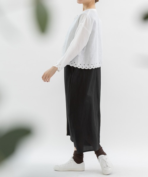 nop de nod（ノップドゥノッド）の「ラミー刺繍羽織ブラウス（シャツ/ブラウス・レディース・オフホワイト/ブラック・3）」の3枚目の写真