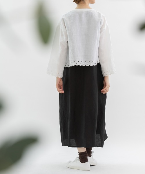 nop de nod（ノップドゥノッド）の「ラミー刺繍羽織ブラウス（シャツ/ブラウス・レディース・オフホワイト/ブラック・3）」の4枚目の写真