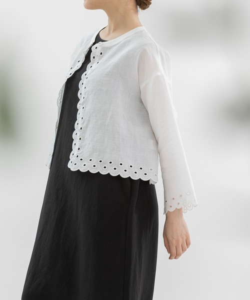 nop de nod（ノップドゥノッド）の「ラミー刺繍羽織ブラウス（シャツ/ブラウス・レディース・オフホワイト/ブラック・3）」の6枚目の写真