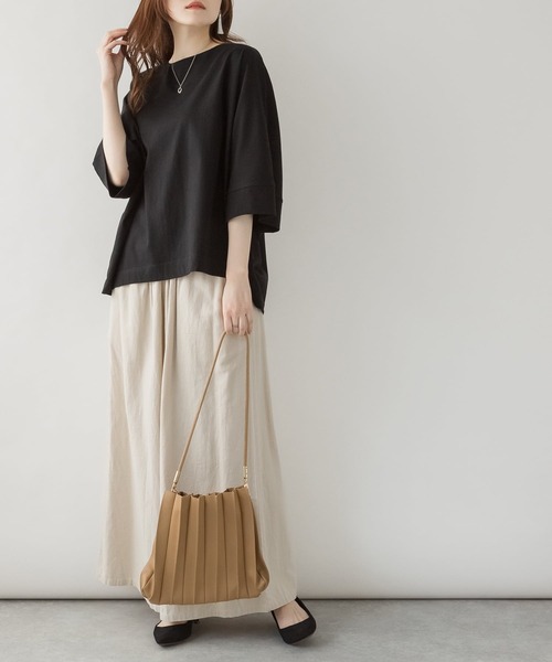 ElegChic(エレグシック)の「ボートネック7分袖ドルマンTシャツ(Tシャツ/カットソー・レディース・ブラック/チャコールグレー/グレイッシュベージュ/オフホワイト・M/XL/4L)」の5枚目の写真