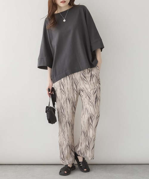 ElegChic(エレグシック)の「ボートネック7分袖ドルマンTシャツ(Tシャツ/カットソー・レディース・ブラック/チャコールグレー/グレイッシュベージュ/オフホワイト・M/XL/4L)」の17枚目の写真