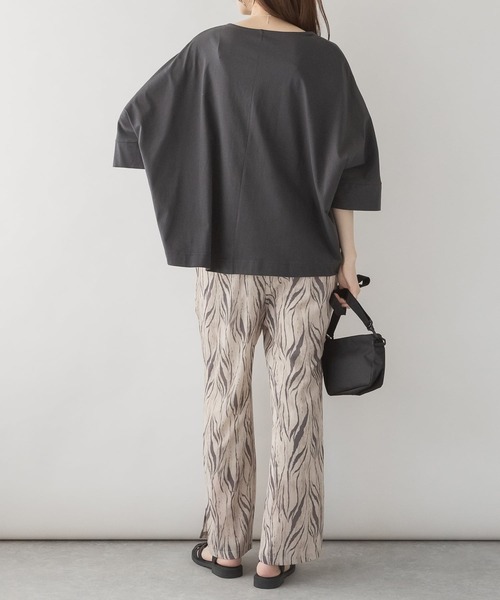 ElegChic(エレグシック)の「ボートネック7分袖ドルマンTシャツ(Tシャツ/カットソー・レディース・ブラック/チャコールグレー/グレイッシュベージュ/オフホワイト・M/XL/4L)」の19枚目の写真