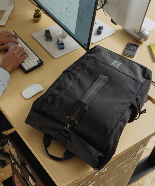 CHROME（クローム）の「［ CHROME / クローム ］INITIATE 26L PACK / イニシエイト パック 耐水 ボディバッグ 容量：26L（バックパック/リュック・メンズ・ベージュ/サックスブルー/ブラック・FREE）」の14枚目の写真