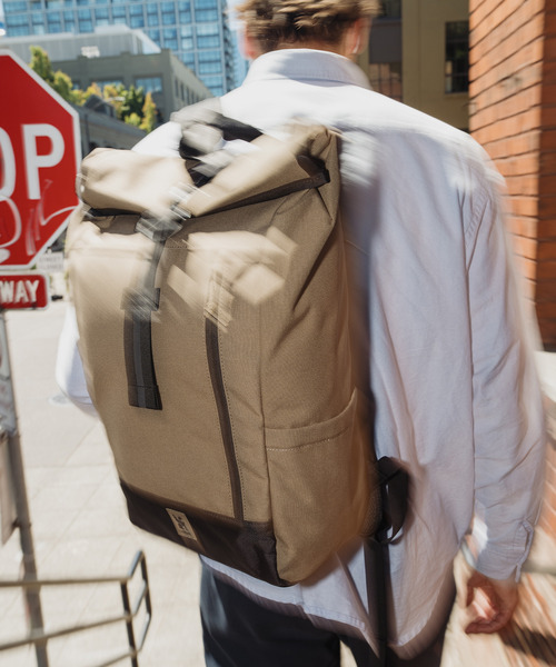 CHROME（クローム）の「［ CHROME / クローム ］INITIATE 26L PACK / イニシエイト パック 耐水 ボディバッグ 容量：26L（バックパック/リュック・メンズ・ベージュ/サックスブルー/ブラック・FREE）」の22枚目の写真