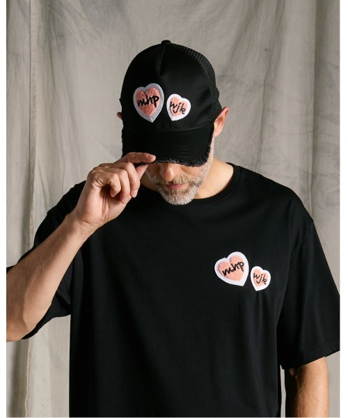 wjk(ダヴルジェイケイ)の「2-heart patch cut-off mesh cap(キャップ・メンズ・ブラック×ピンク/ホワイト×レッド/ホワイト×ピンク・FREE)」の3枚目の写真