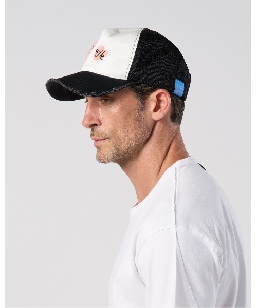 wjk(ダヴルジェイケイ)の「2-heart patch cut-off mesh cap(キャップ・メンズ・ブラック×ピンク/ホワイト×レッド/ホワイト×ピンク・FREE)」の6枚目の写真