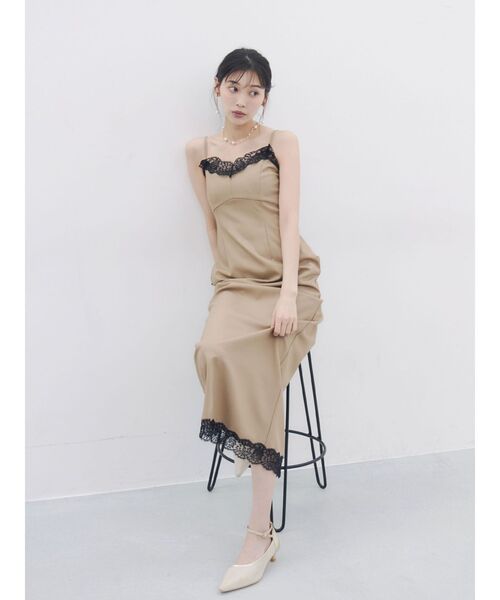 LAGUNAMOON(ラグナムーン)の「【20周年記念】LADYレーストリムキャミワンピース(ワンピース・レディース・ベージュ/チャコールグレー・SMALL/MEDIUM)」の5枚目の写真